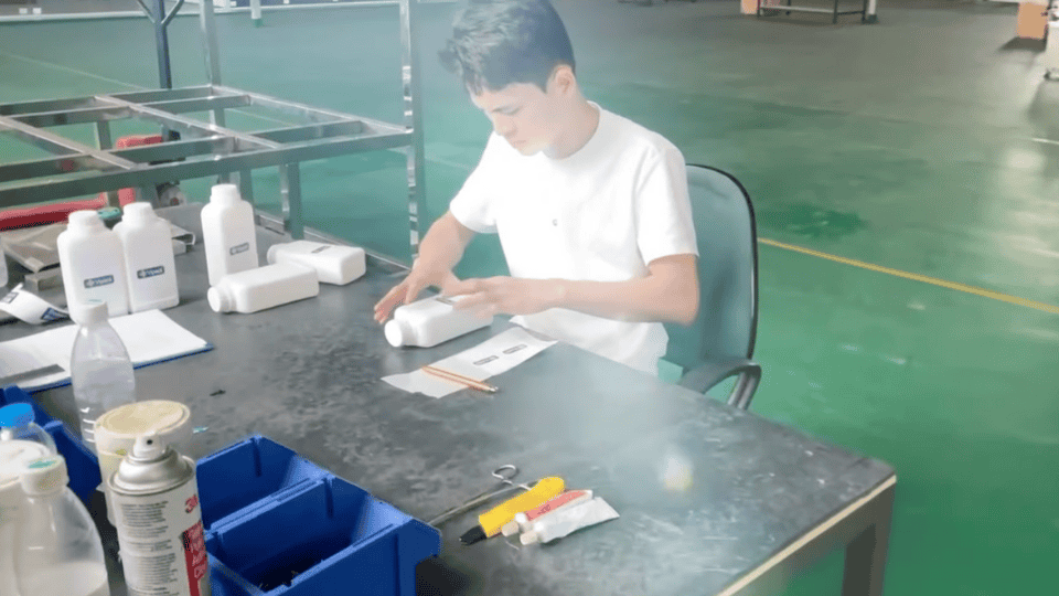 Dán Tem Nhãn Thủ Công