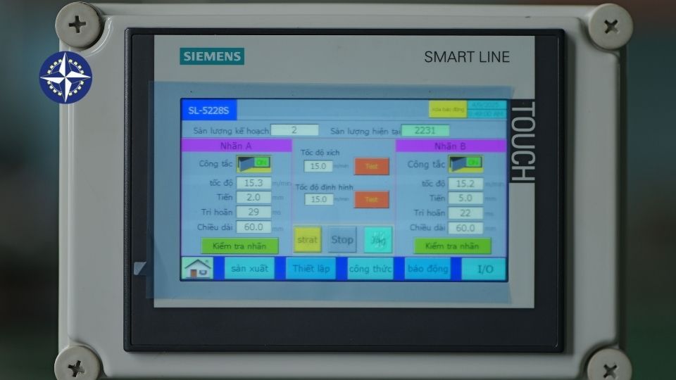 Trang bị cảm biến quang học và hệ thống PLC